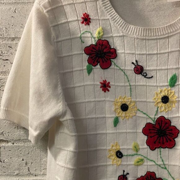 Vintage Alfred Dunner Floral Embroidered Short Sleeve Sweater - Size M - Picture 2 of 8